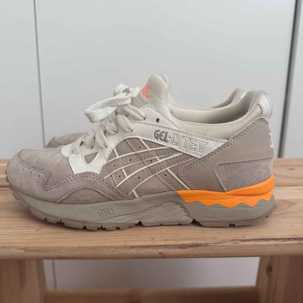 Women ASICS Gel-Lyte V Size 6. Very good conditions